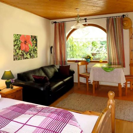 Ferienwohnung Schellander Privatstrand Velden am Woerthersee Exterior photo